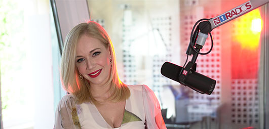 Jelena Rozga na Radiju S uživo peva svoje najveće hitove