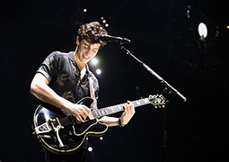 Shawn Mendes - Smejali su se njegovom pevanju, a danas je jedna od najvećih zvezda!